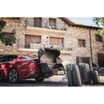 Автобоксът за теглич TowBox Evo е кутия, куфар, багажник за кросоувъри, джипове и SUV, хибридни или електрически с лесен достъп за товари като бебешки колички, инвалидни колички, куфари, косачки, материали, багаж