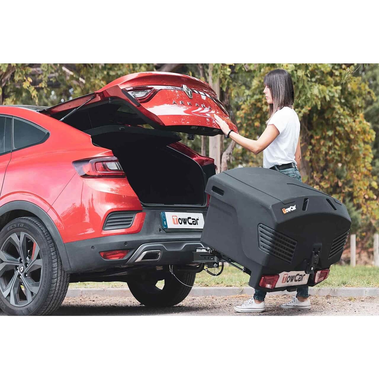 Автобоксът за теглич TowBox Evo е кутия, куфар, багажник за кросоувъри, джипове и SUV, хибридни или електрически с лесен достъп за товари като бебешки колички, инвалидни колички, куфари, косачки, материали, багаж Автобоксът за теглич TowBox Evo е кутия, куфар, багажник за кросоувъри, джипове и SUV, хибридни или електрически с лесен достъп за товари като бебешки колички, инвалидни колички, куфари, косачки, материали, багаж